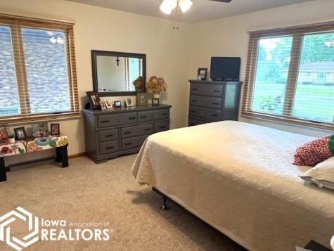 1003 NE 2nd Avenue Clarion IA 50525