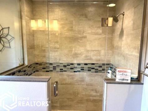 1003 NE 2nd Avenue Clarion IA 50525