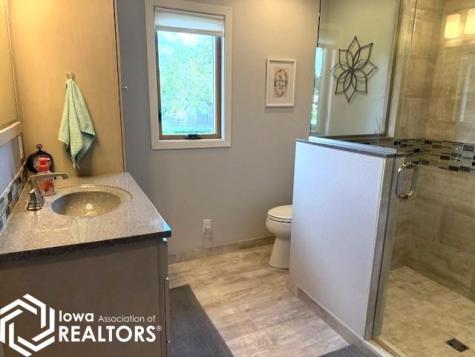 1003 NE 2nd Avenue Clarion IA 50525