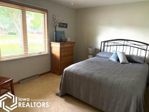 1003 NE 2nd Avenue Clarion IA 50525