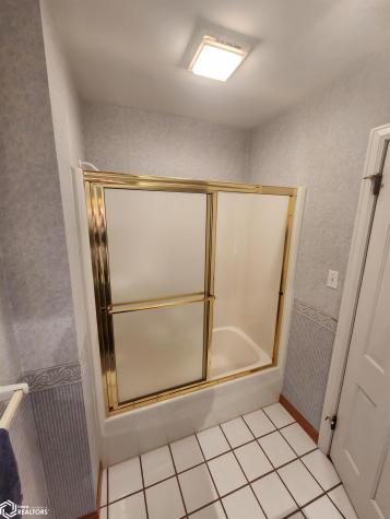 517 1st Street NE Buffalo Center IA 50424