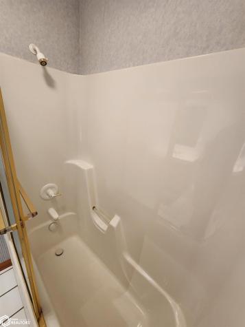 517 1st Street NE Buffalo Center IA 50424