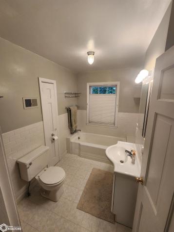 517 1st Street NE Buffalo Center IA 50424