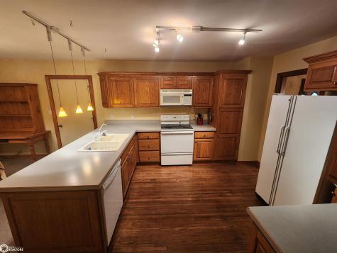 517 1st Street NE Buffalo Center IA 50424