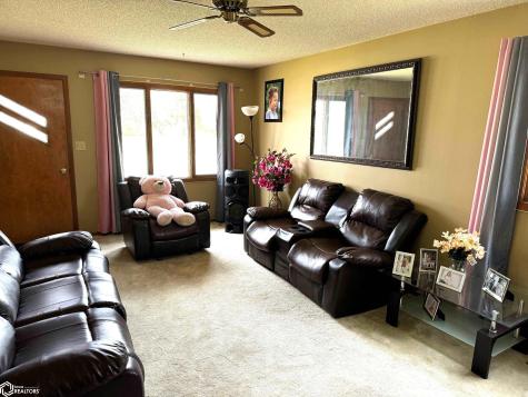 1708 E Oak Street Algona IA 50511