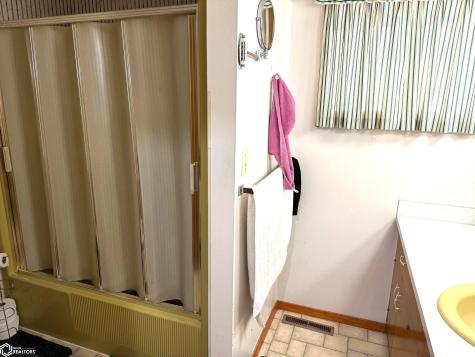 1708 E Oak Street Algona IA 50511