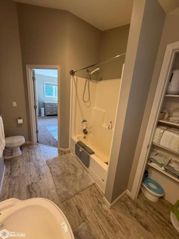 1214 E North Street Algona IA 50511