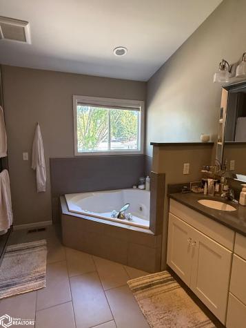 1214 E North Street Algona IA 50511