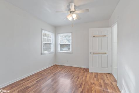 17 S 13th Street Clear Lake IA 50428