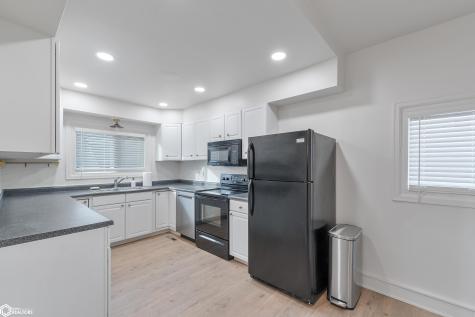 17 S 13th Street Clear Lake IA 50428