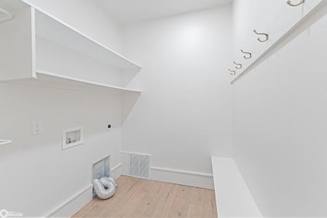 17 S 13th Street Clear Lake IA 50428