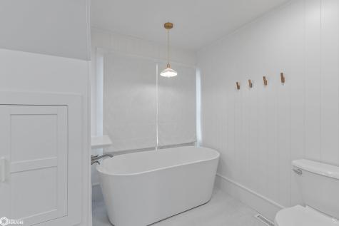 17 S 13th Street Clear Lake IA 50428