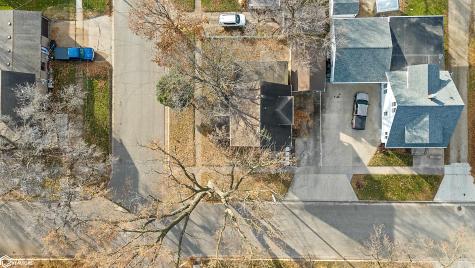 17 S 13th Street Clear Lake IA 50428