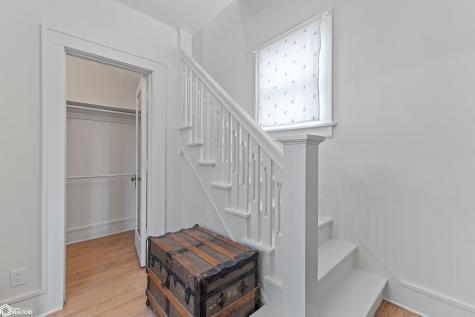 17 S 13th Street Clear Lake IA 50428