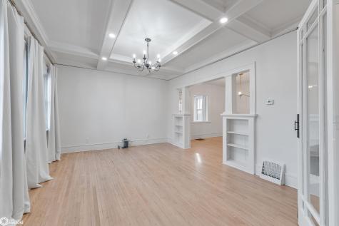 17 S 13th Street Clear Lake IA 50428