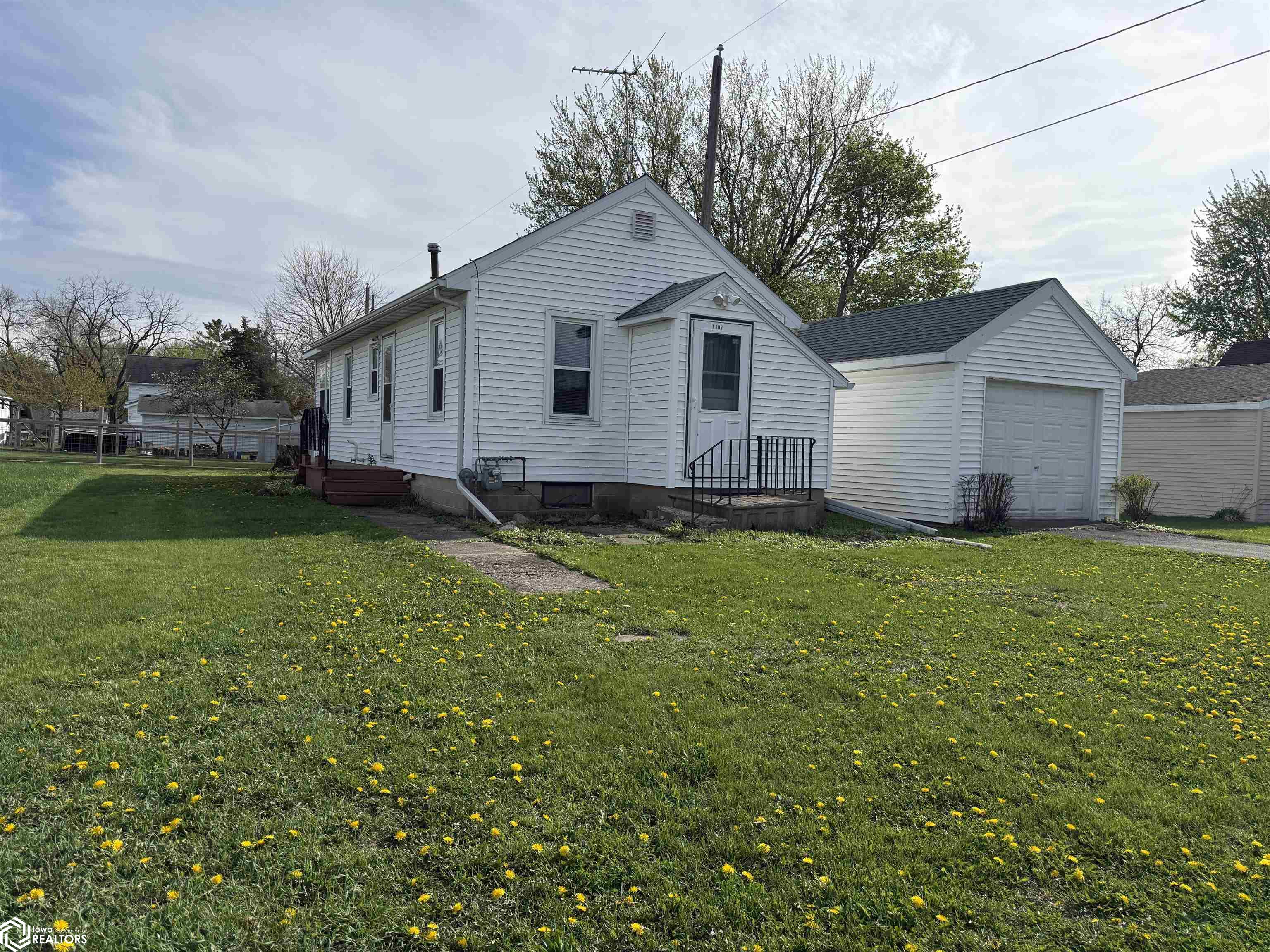 1107 N 5th Avenue Northwood IA 50459