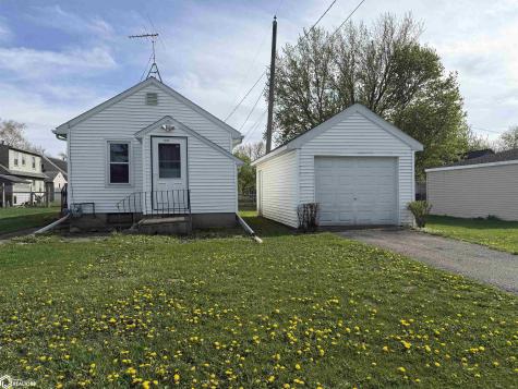 1107 N 5th Avenue Northwood IA 50459