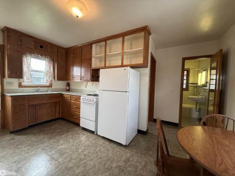 1107 N 5th Avenue Northwood IA 50459