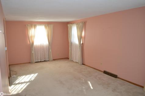 79 Sunny Circle Mason City IA 50401