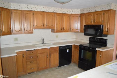 79 Sunny Circle Mason City IA 50401
