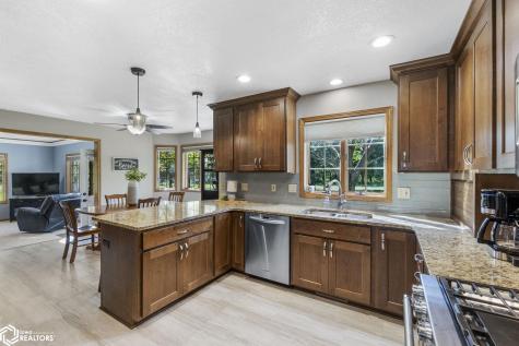 6 Deer Creek Court Mason City IA 50401