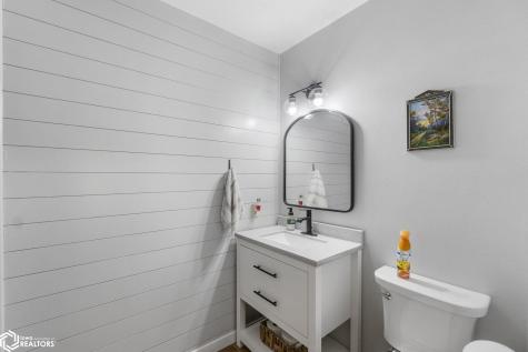 6 Deer Creek Court Mason City IA 50401