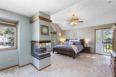 6 Deer Creek Court Mason City IA 50401