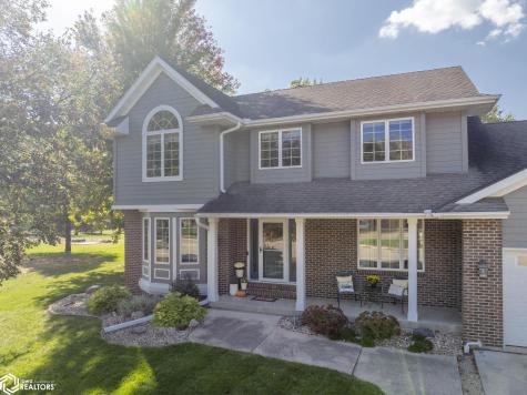 6 Deer Creek Court Mason City IA 50401