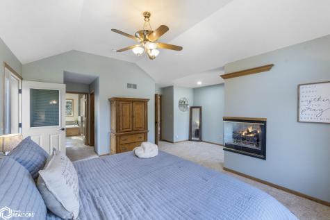 6 Deer Creek Court Mason City IA 50401