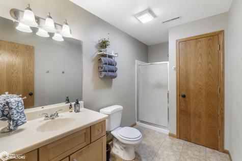 6 Deer Creek Court Mason City IA 50401