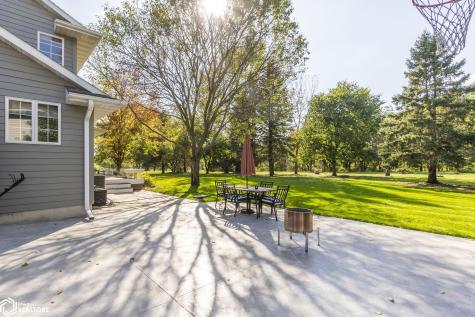 6 Deer Creek Court Mason City IA 50401