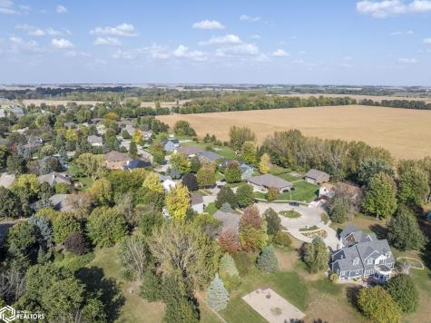 6 Deer Creek Court Mason City IA 50401