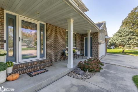 6 Deer Creek Court Mason City IA 50401