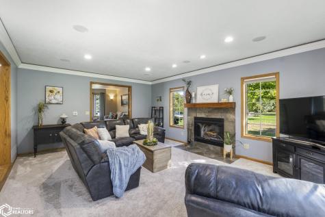 6 Deer Creek Court Mason City IA 50401