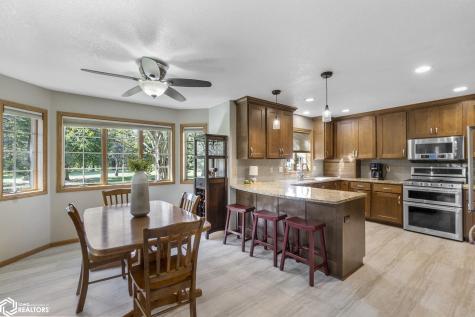 6 Deer Creek Court Mason City IA 50401