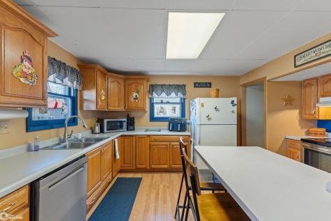 204 E Walnut Street Manly IA 50456