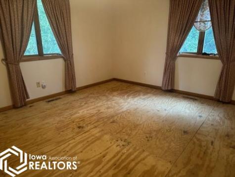 2575 Kent Avenue Britt IA 50423