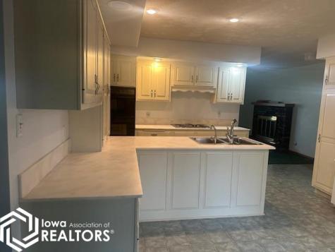 2575 Kent Avenue Britt IA 50423