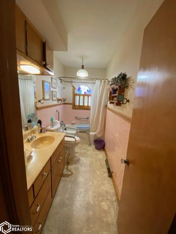 355 W 7th Street Garner IA 50438