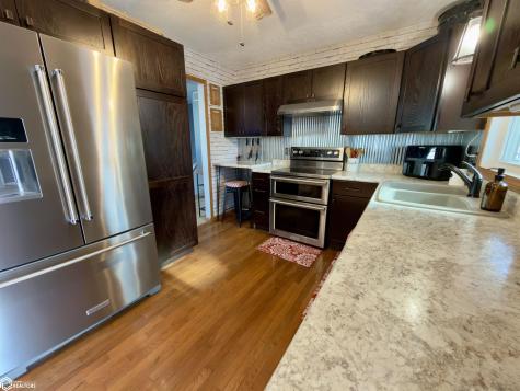 811 9th Street NW Mason City IA 50401