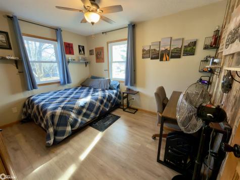 811 9th Street NW Mason City IA 50401