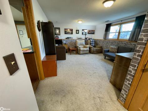 811 9th Street NW Mason City IA 50401