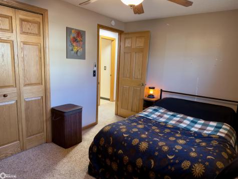 811 9th Street NW Mason City IA 50401