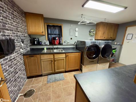 811 9th Street NW Mason City IA 50401