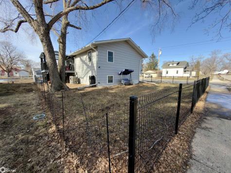 811 9th Street NW Mason City IA 50401