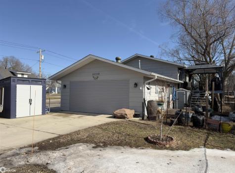 811 9th Street NW Mason City IA 50401