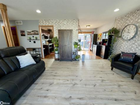 811 9th Street NW Mason City IA 50401