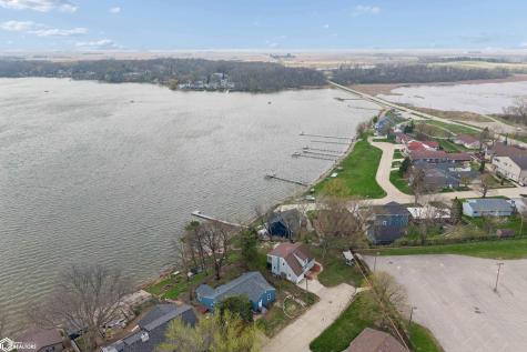 17 Clear View Drive Ventura IA 50482