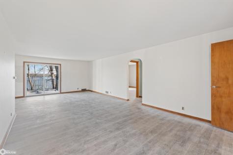 17 Clear View Drive Ventura IA 50482