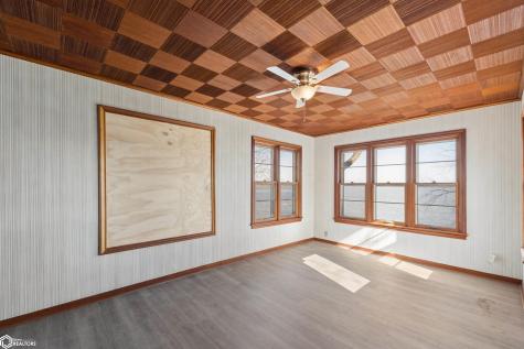 17 Clear View Drive Ventura IA 50482